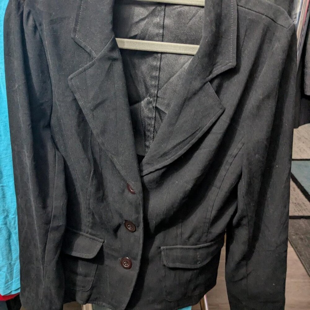 I.N. Studio Black Blazer Size 6P.